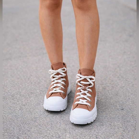 Converse Chuck Taylor All Star Lugged Mineral Clay - Women’s Size 8 - Picture 1 of 8